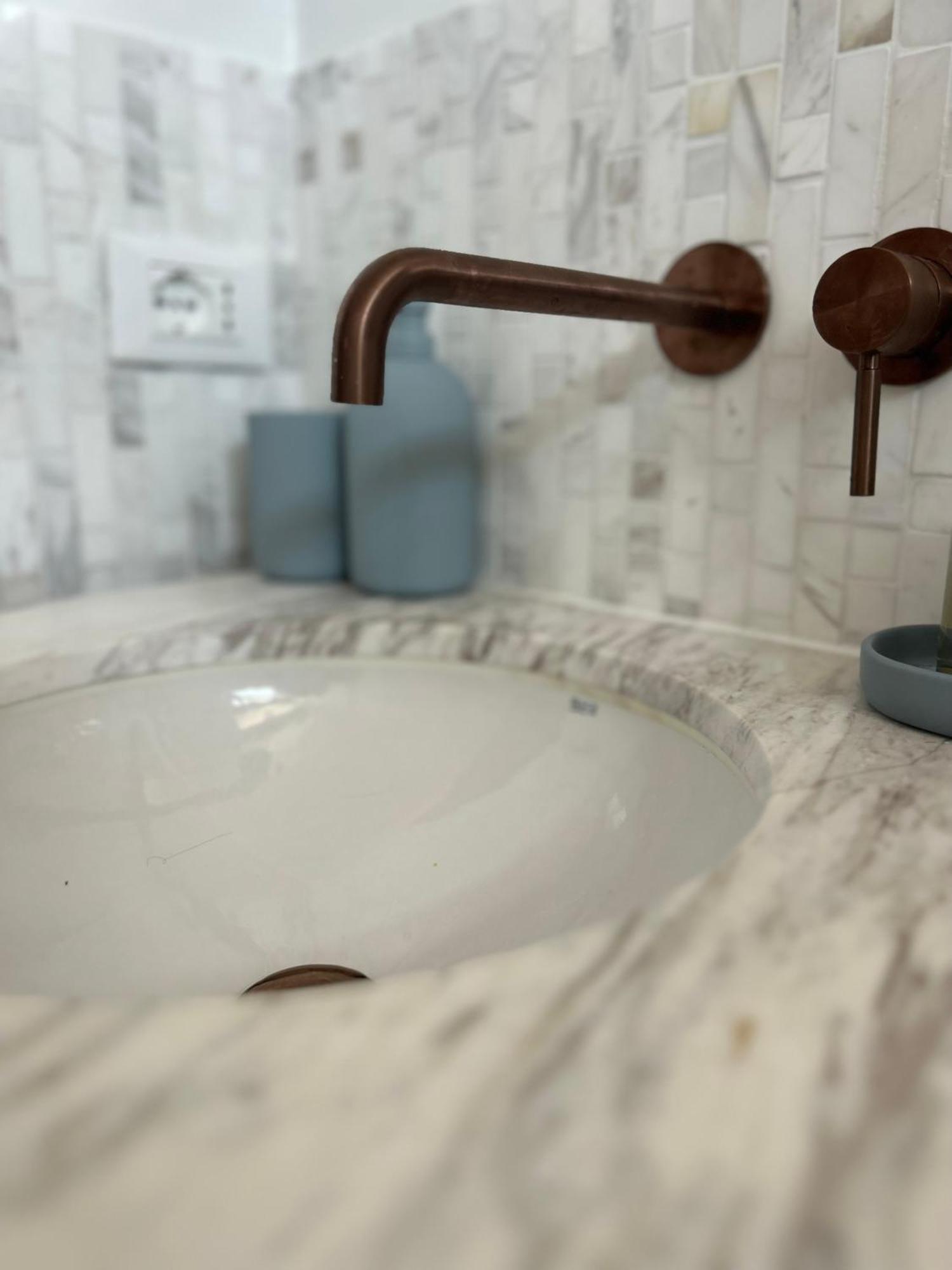 Design Home At Garda Lake デセンツァーノ・デル・ガルダ エクステリア 写真